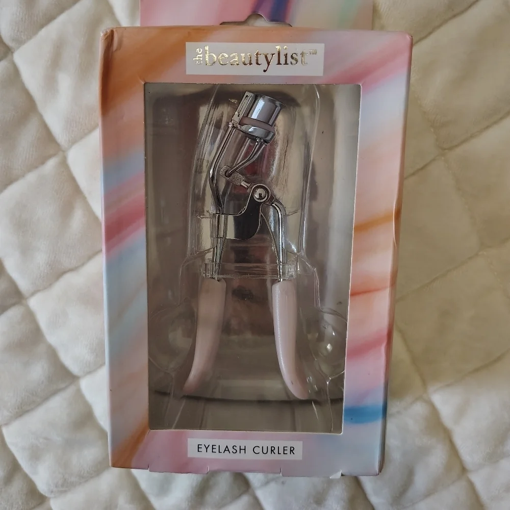 Beautylish Eyelash Curler with Pink Handles